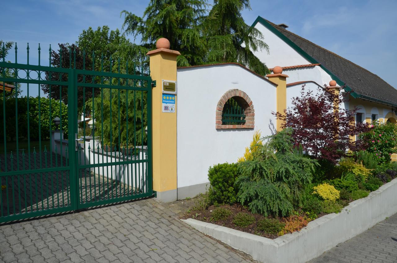 Ferienwohnung Herrmann Pottenhofen Bagian luar foto